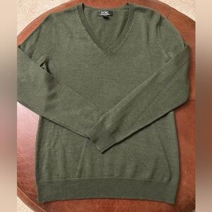 Lord & Taylor Green V-Neck Sweater